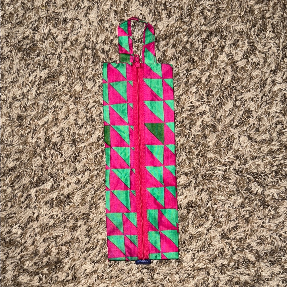 BAGGU Pink and Green Travel Bag